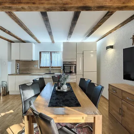 Mit Privatpool Fuer 6 Personen Ca 80 Qm In Liznjan, Istrien Suedkueste Von Istrien * Liznjan