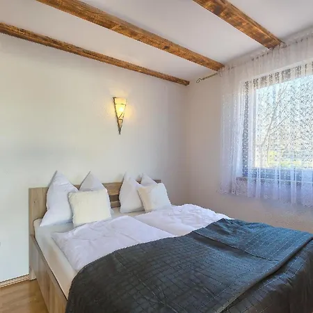 Mit Privatpool Fuer 6 Personen Ca 80 Qm In Liznjan, Istrien Suedkueste Von Istrien * Liznjan