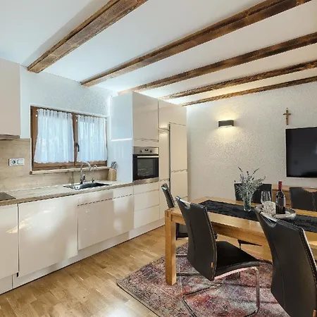 Mit Privatpool Fuer 6 Personen Ca 80 Qm In Liznjan, Istrien Suedkueste Von Istrien