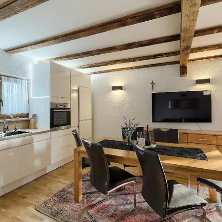 Mit Privatpool Fuer 6 Personen Ca 80 Qm In Liznjan, Istrien Suedkueste Von Istrien Holiday home *