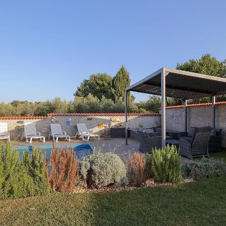 Holiday home Mit Privatpool Fuer 6 Personen Ca 80 Qm In Liznjan, Istrien Suedkueste Von Istrien Liznjan