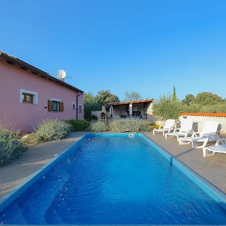 Mit Privatpool Fuer 6 Personen Ca 80 Qm In Liznjan, Istrien Suedkueste Von Istrien Dom wakacyjny *